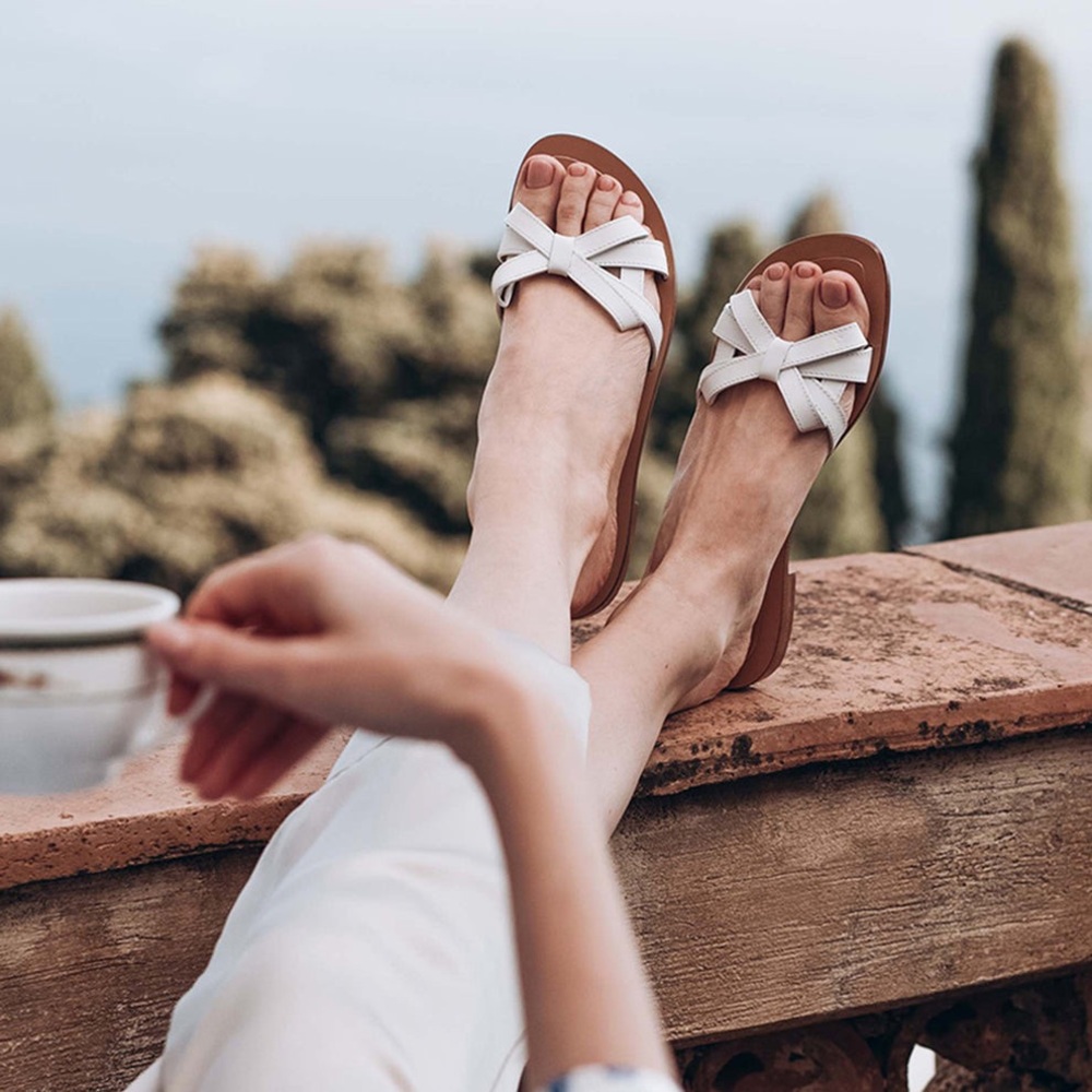 NEW SARAH FLINT Mrjana Italian White Leather Bow Flat Sandals size 40/9-9.5 - Picture 6 of 6